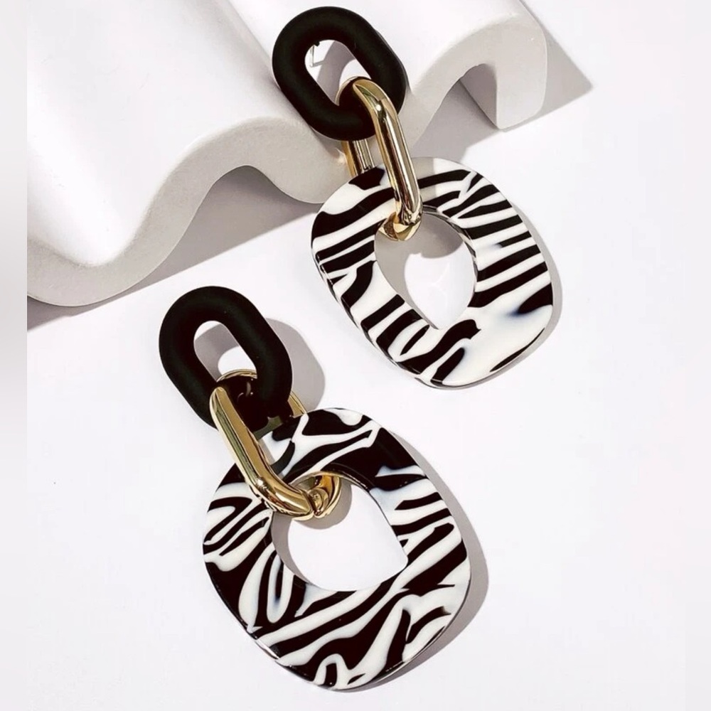 Zebra Print Chain Link Drop Earrings